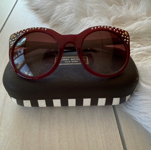 Henri Bendel Sunglasses - Picture 1 of 6